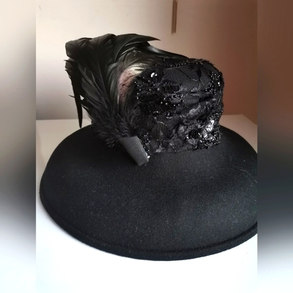 Mr. CHARLES HATS - Picture 1 of 9